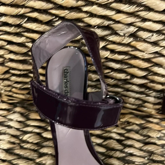 Charles David purple women’s heels - Picture 2 of 6